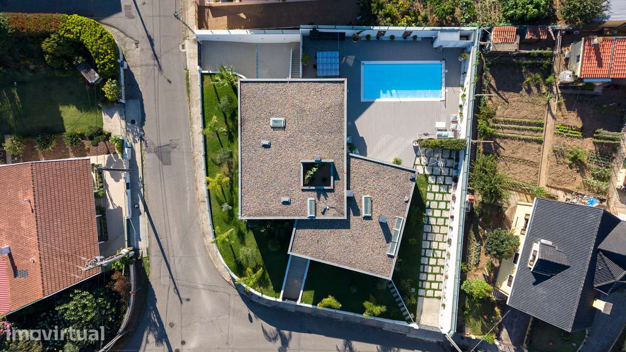 Moradia térrea Isolada V4 com piscina em Anta- Espinho - Grande imagem: 2/47