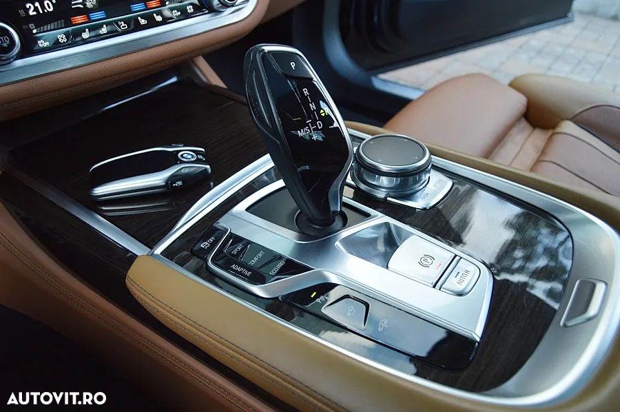 BMW Seria 7 740d xDrive - 38