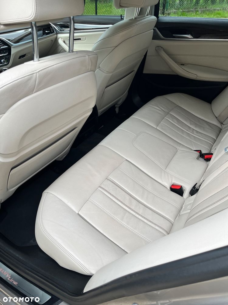 BMW Seria 5 520d Luxury Line - 28