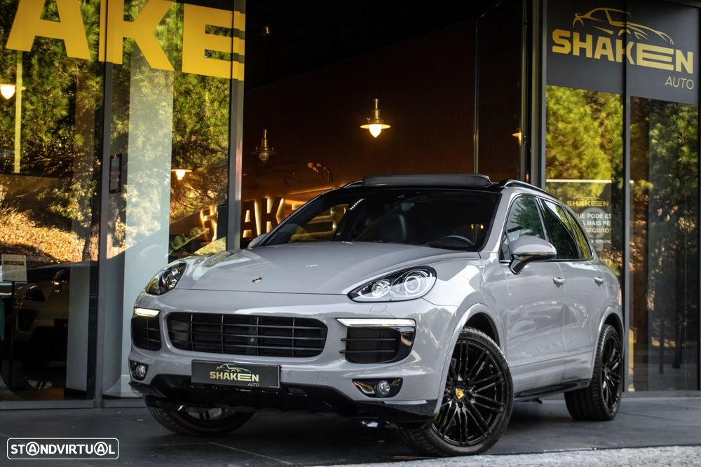 Porsche Cayenne S E-Hybrid - 1
