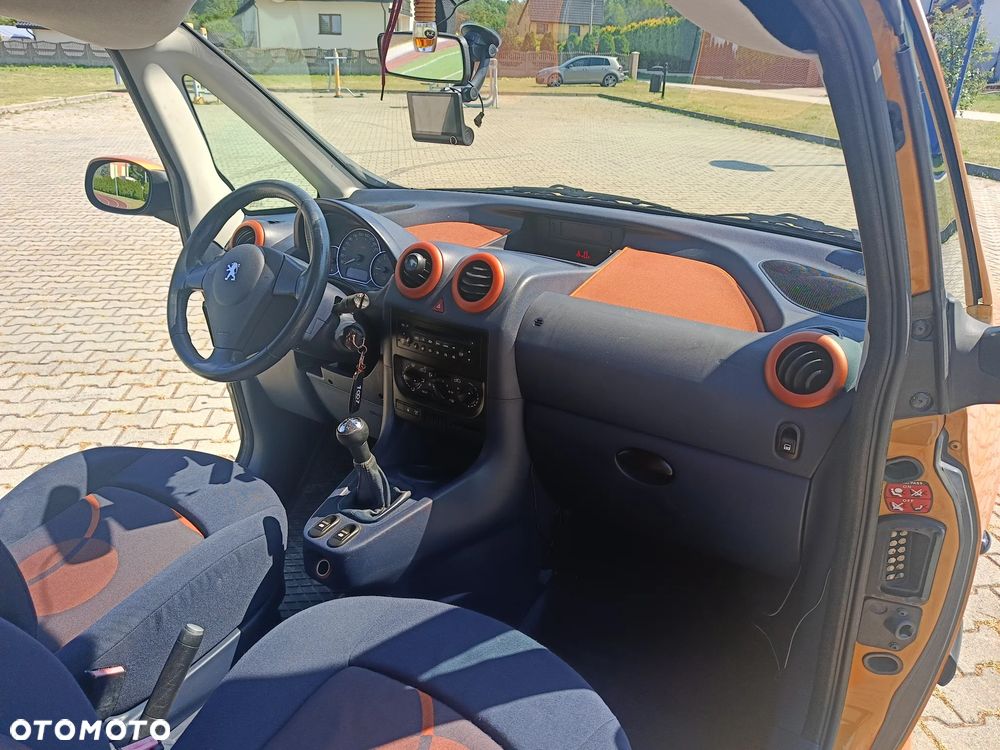 Peugeot 1007 1.4 Trendy - 12