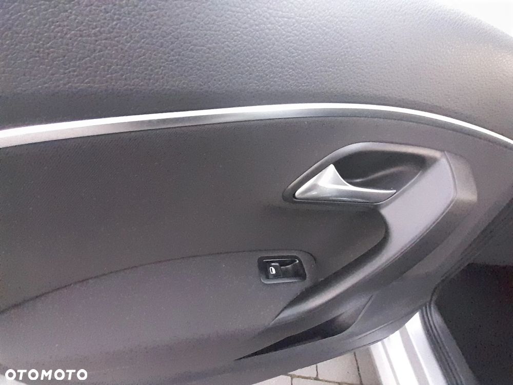 Volkswagen Polo 1.4 TDI (Blue Motion Technology) Comfortline - 25