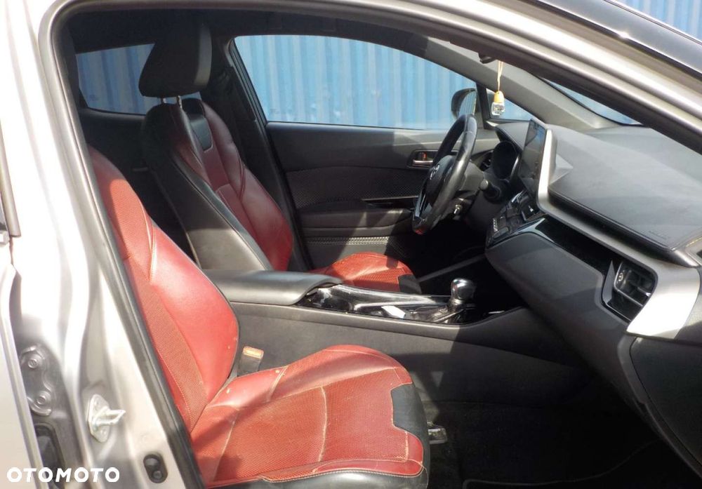 Toyota C-HR - 11