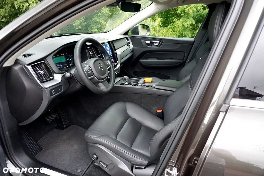 Volvo XC 60 B4 D Geartronic Momentum Pro - 22