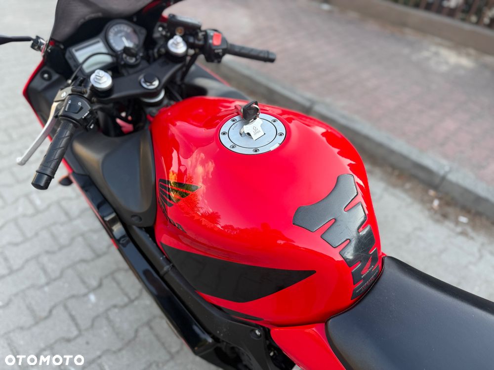 Honda CBR - 25