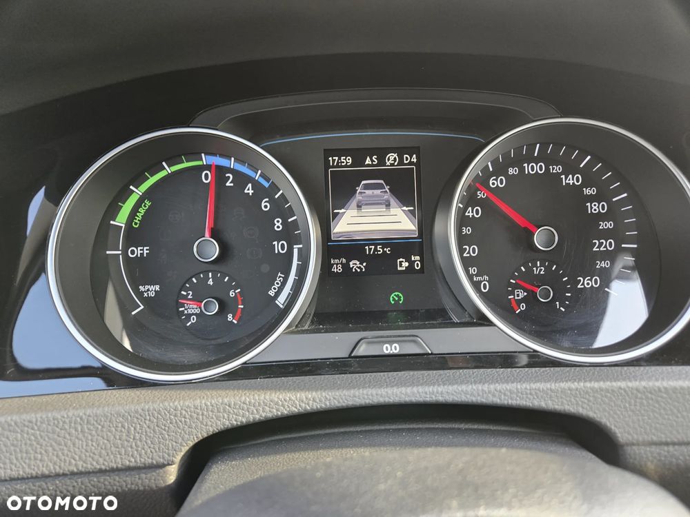 Volkswagen Golf - 36