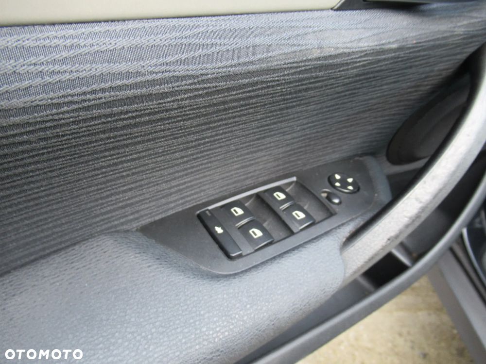 BMW X1 sDrive18i - 10