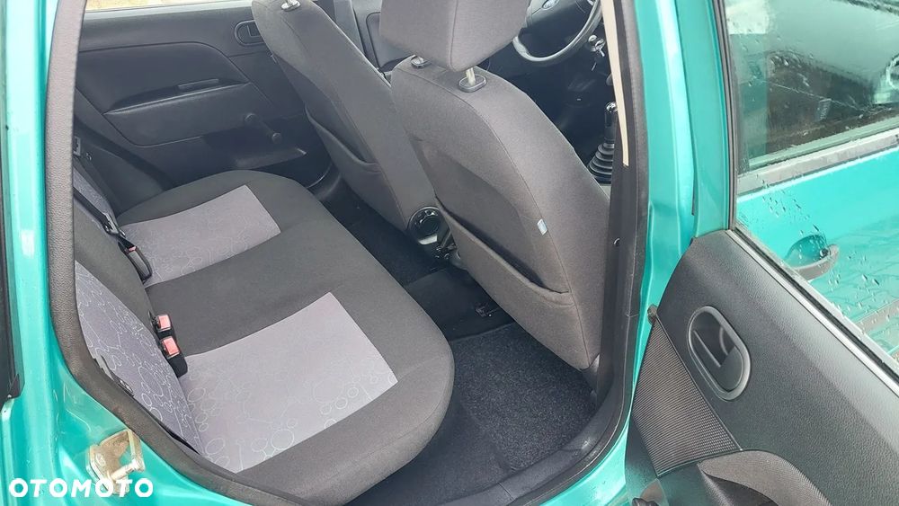 Ford Fiesta - 10