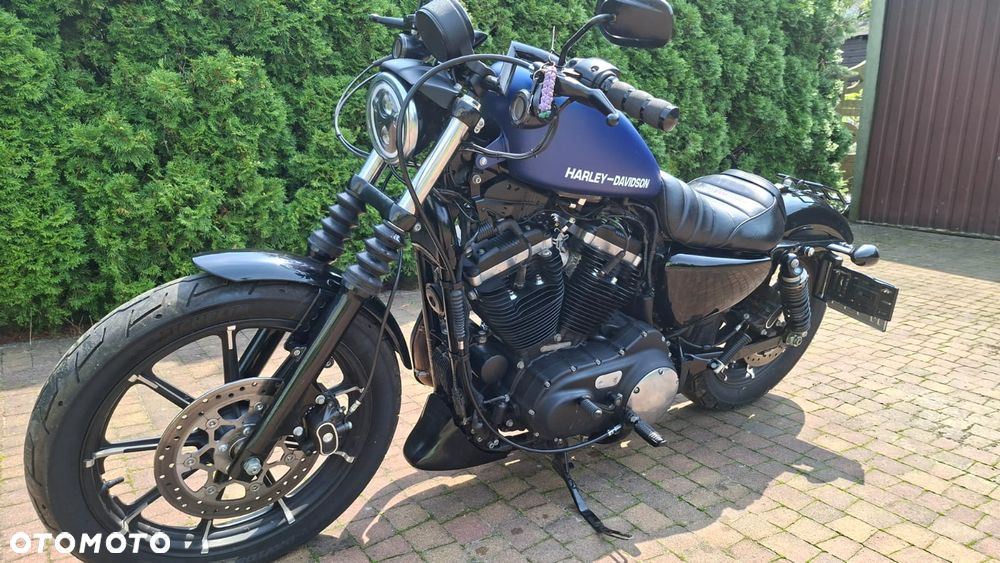 Harley-Davidson Sportster Iron 883 - 2