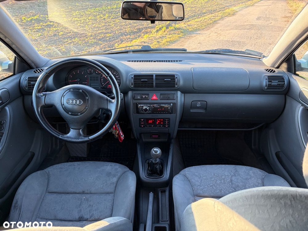 Audi A3 3-drzwiowe 1.6 Attraction - 7