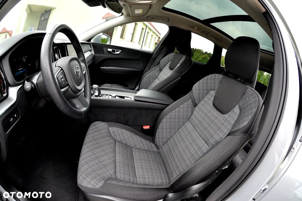 Volvo XC 60 T6 Plug-In Hybrid AWD Core - 21