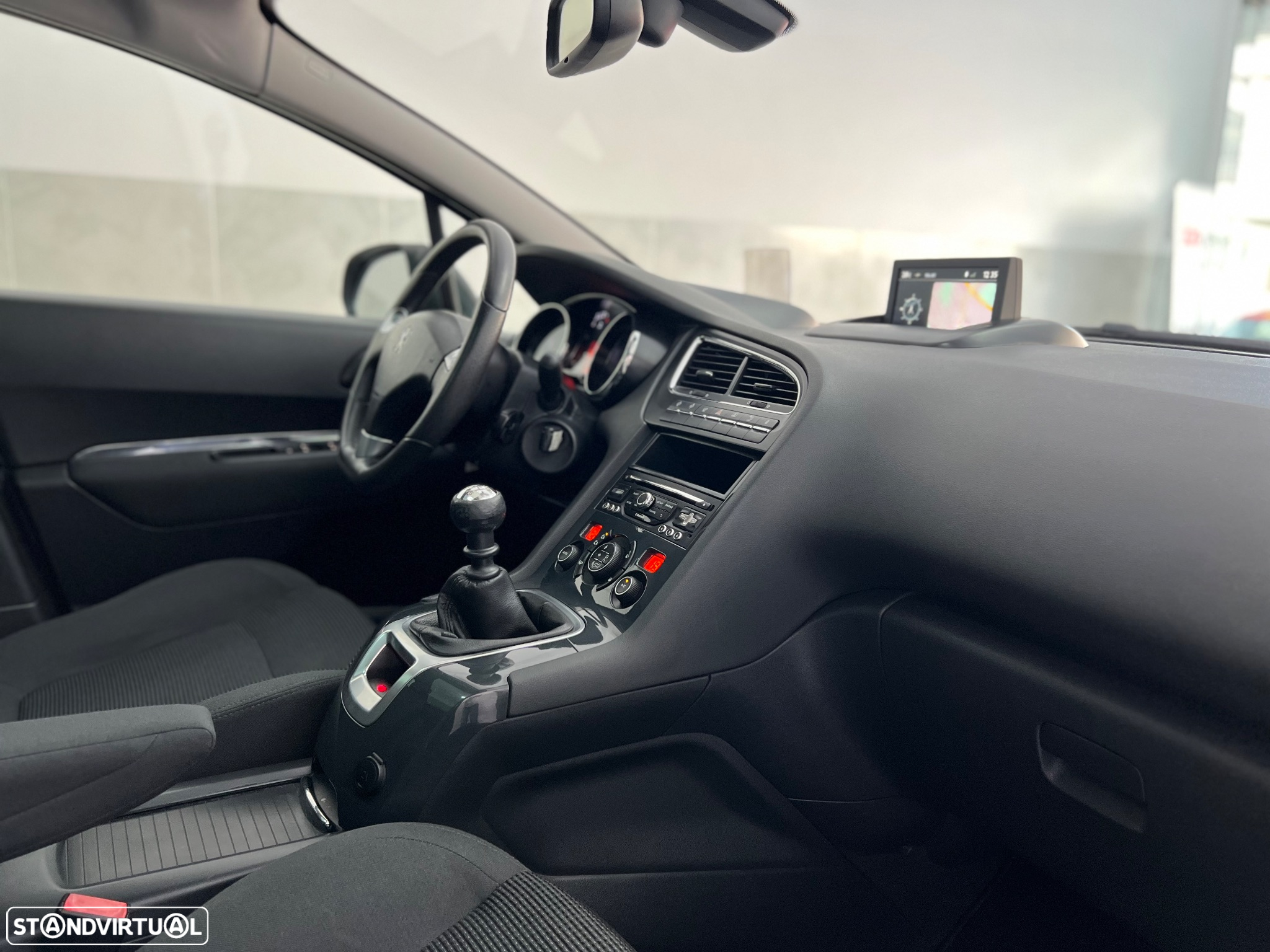 Peugeot 5008 1.6 BlueHDi Allure - 37