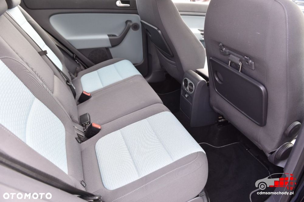 Volkswagen Golf - 20