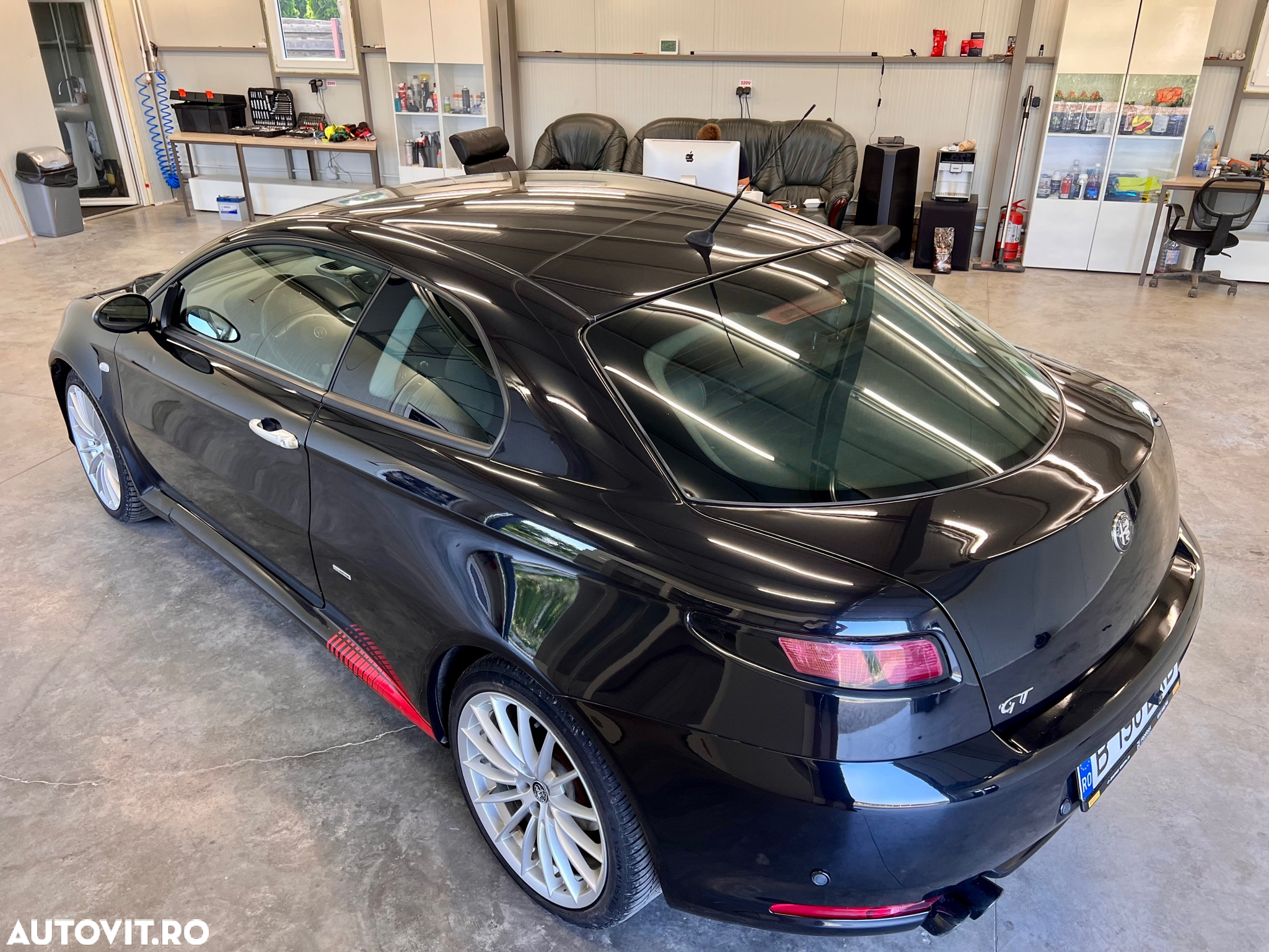 Alfa Romeo GT 1.9 Multijet Distinctive - 4