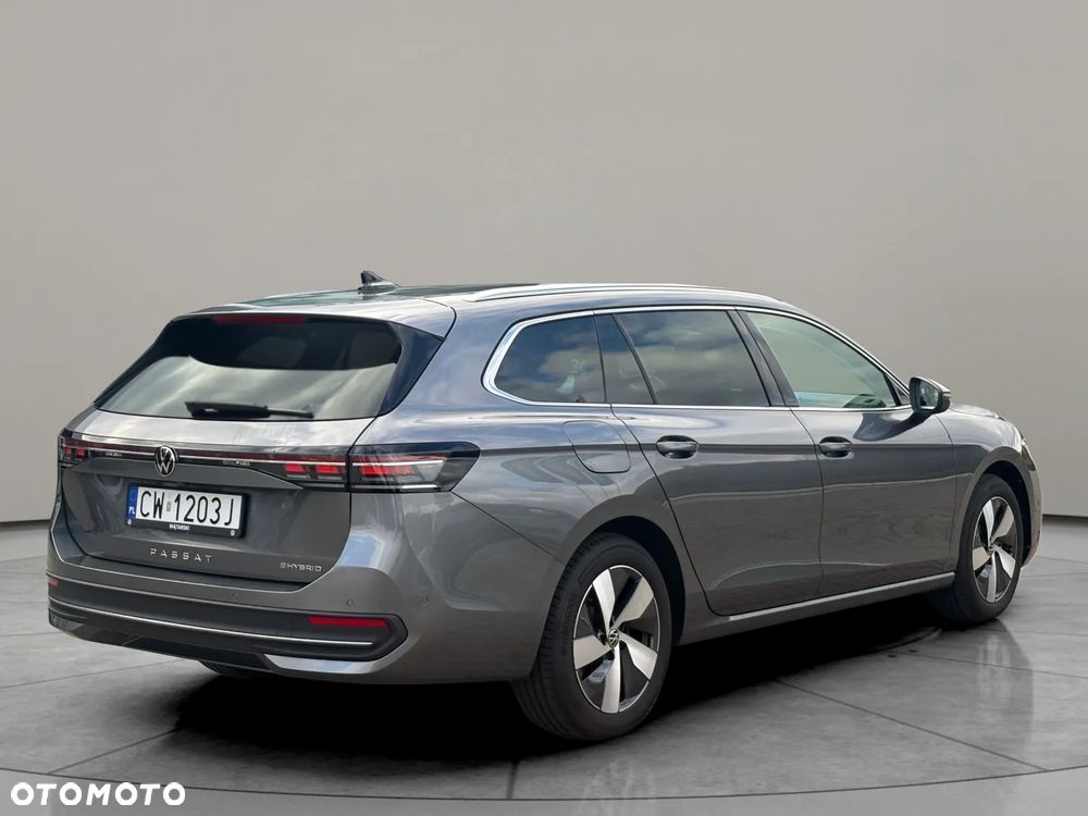 Volkswagen Passat Variant 1.5 TSI eHybrid PHEV 150kW Business Plus DSG - 4