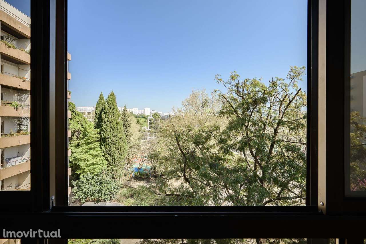 T2 em Miraflores com Garagem e Arrecadação – Alameda António Sérgio - Grande imagem: 5/25