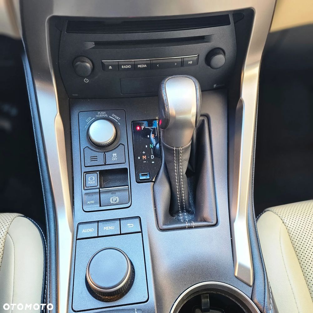 Lexus NX 200t AWD Luxury Line - 37