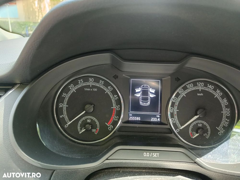 Skoda Octavia 1.6 TDI DSG Style - 19