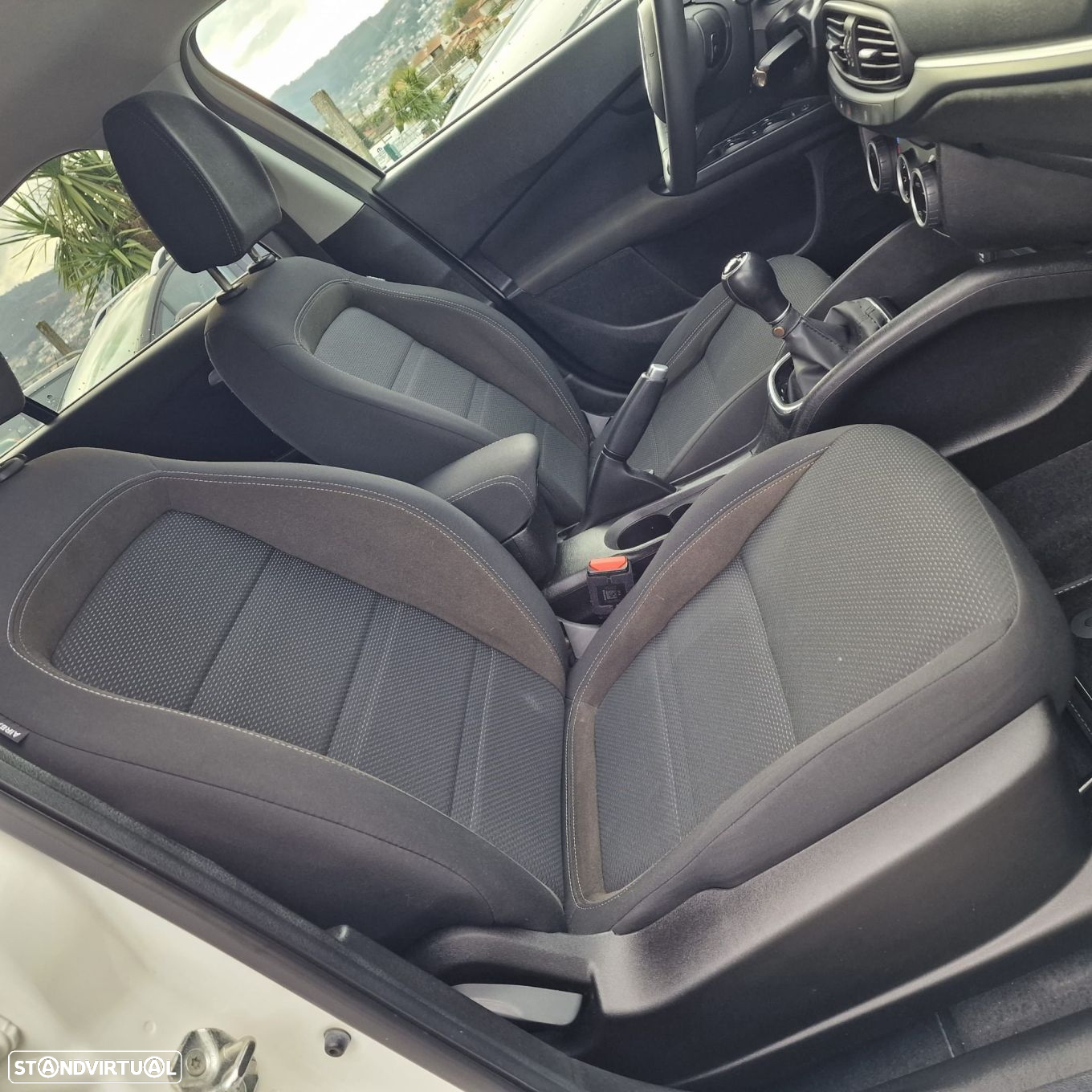 Fiat Tipo Station Wagon 1.3 M-Jet Lounge - 32