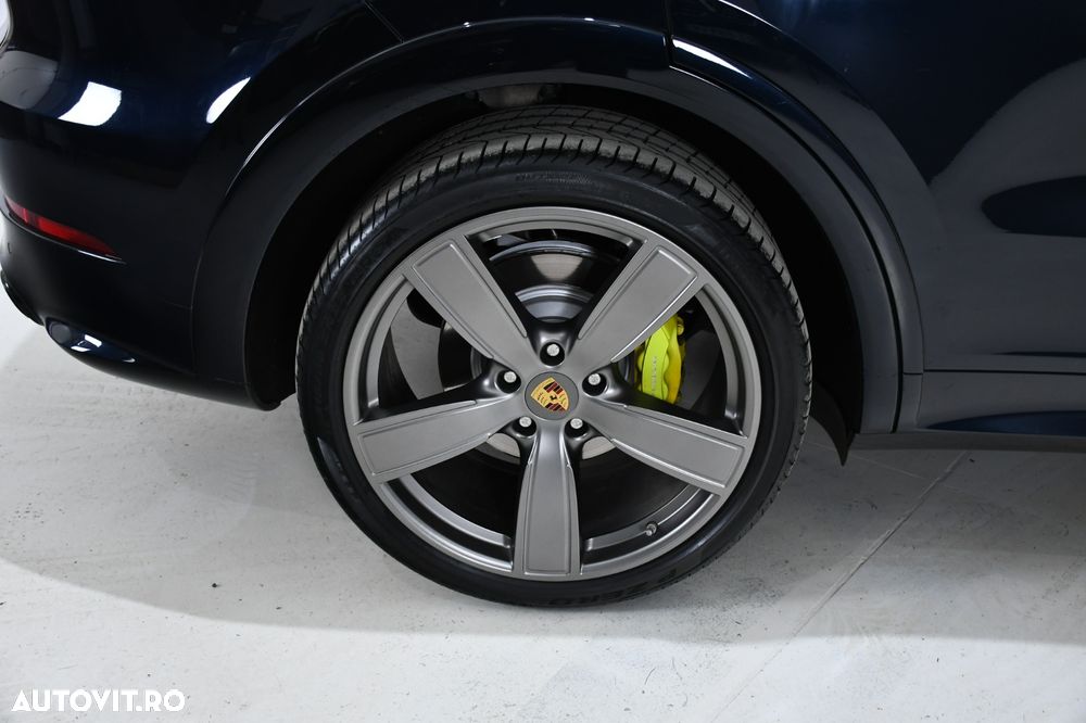 Porsche Cayenne Standard - 16