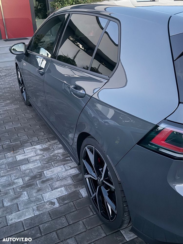 Volkswagen Golf - 24