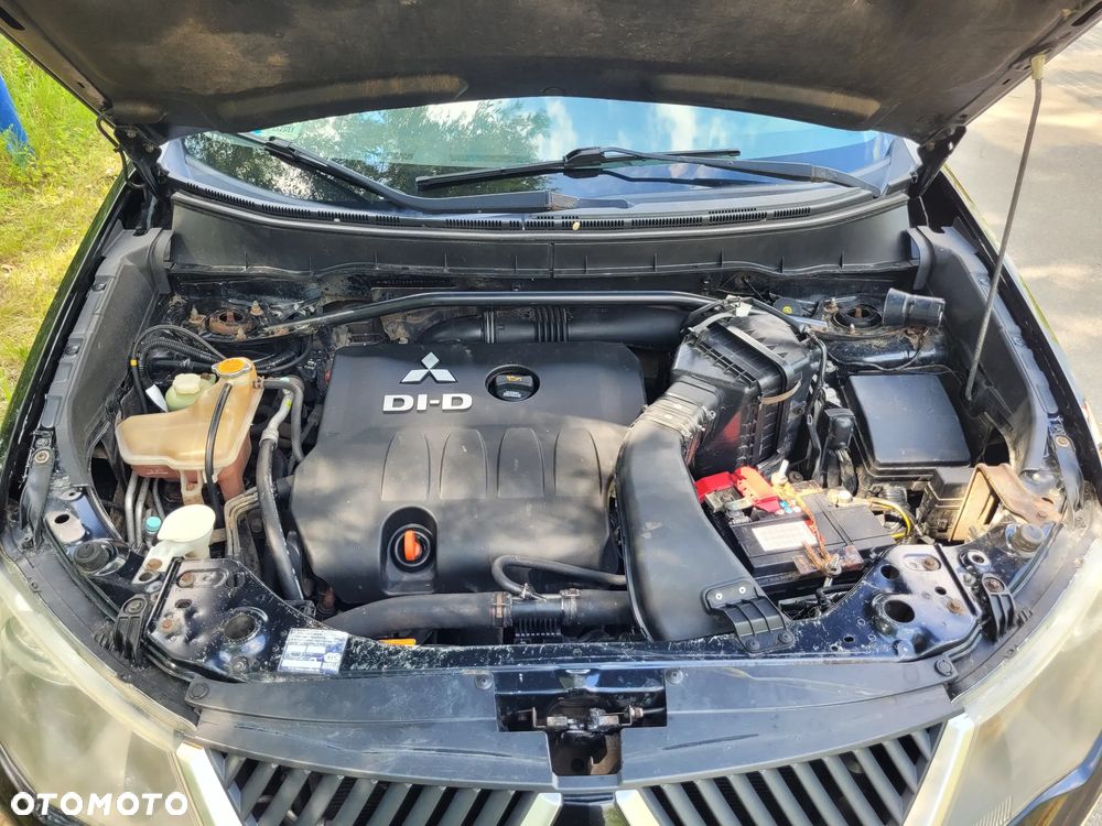 Mitsubishi Outlander 2.0 DI-D 4WD Invite - 13