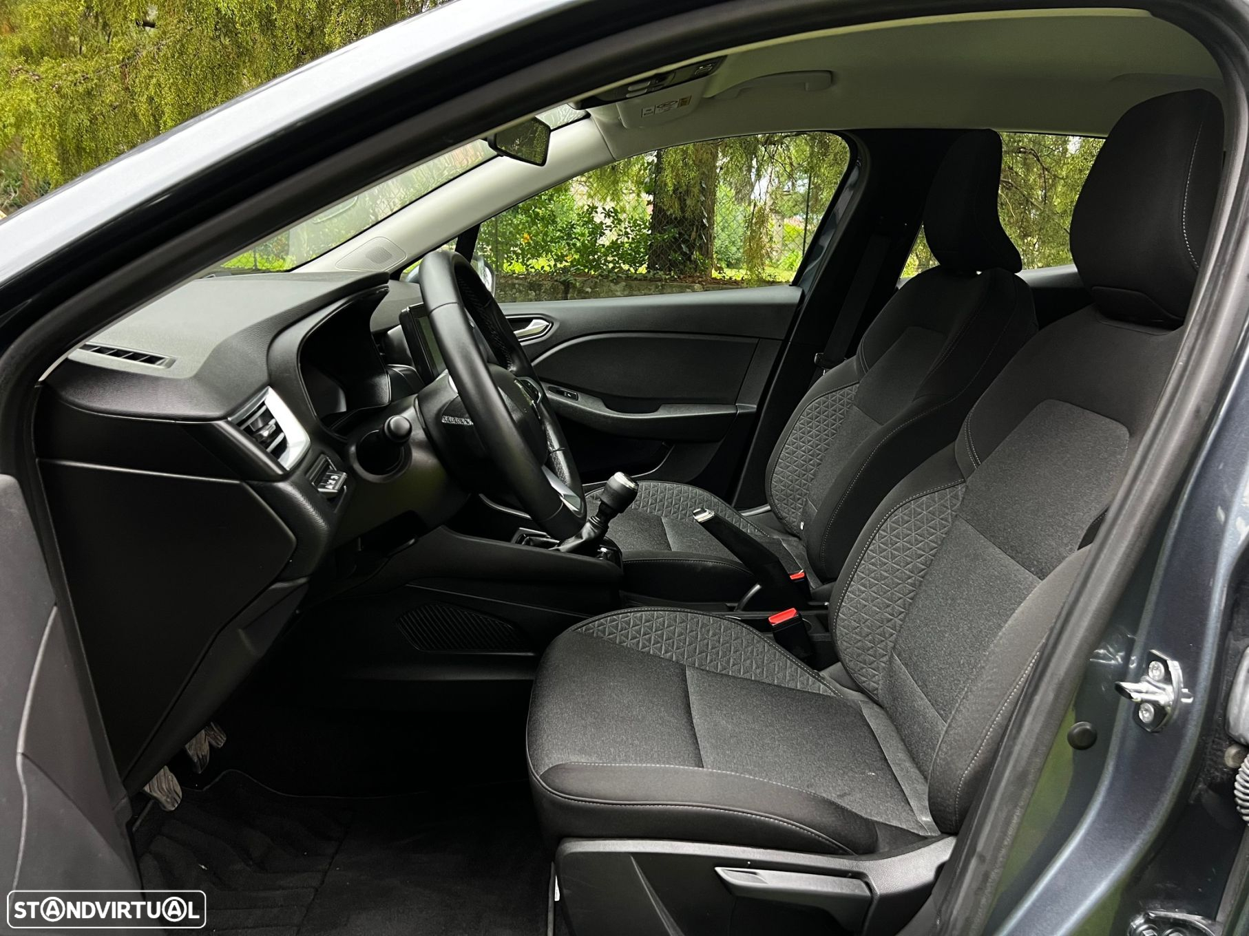 Renault Clio 1.0 TCe Techno - 29