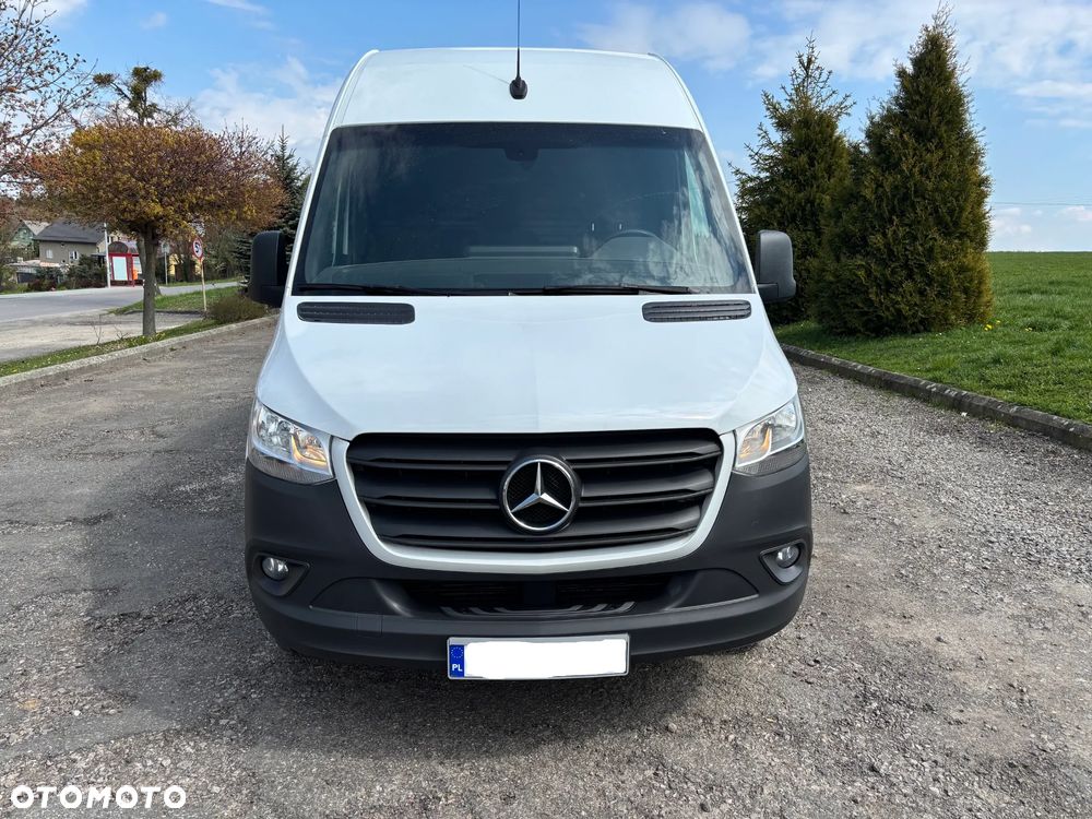 Mercedes-Benz Sprinter - 1