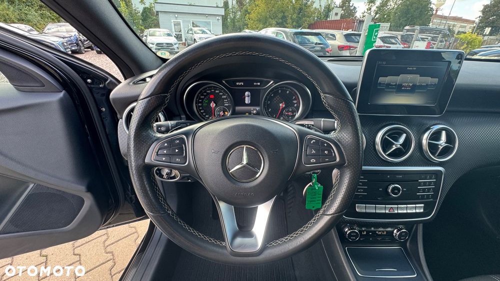 Mercedes-Benz Klasa A 200 (BlueEFFICIENCY) 7G-DCT - 32