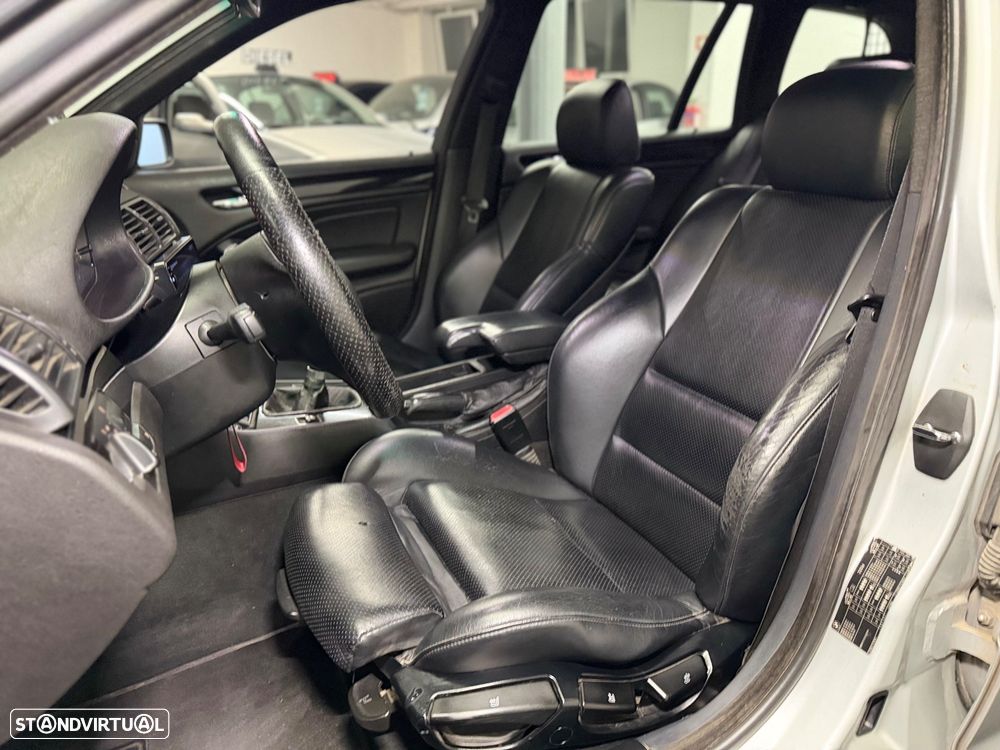 BMW 320 d Touring - 14