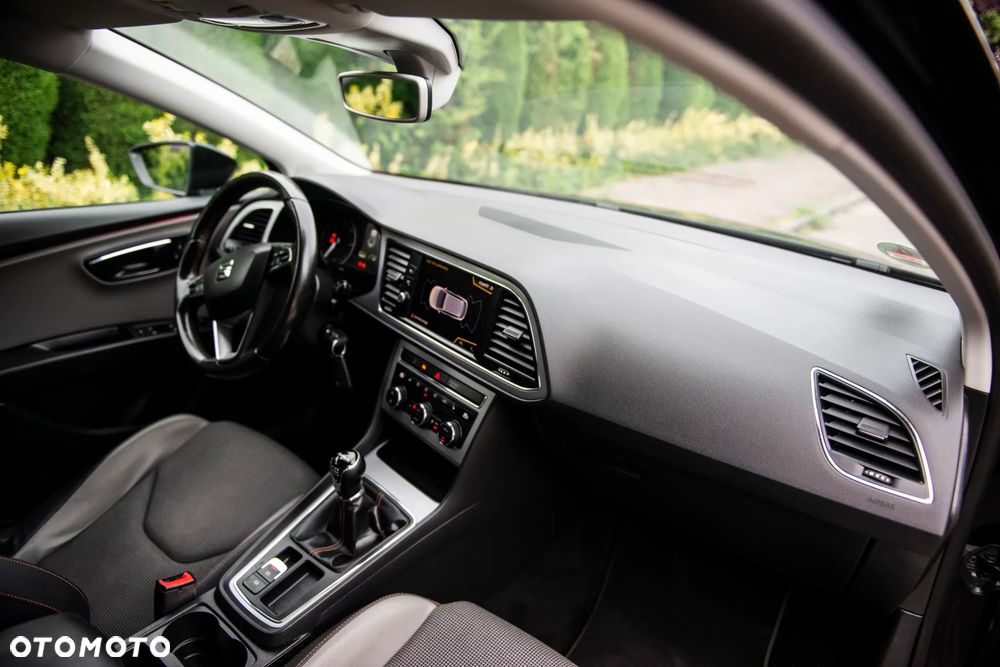 Seat Leon 2.0 TDI DPF XCELLENCE - 38