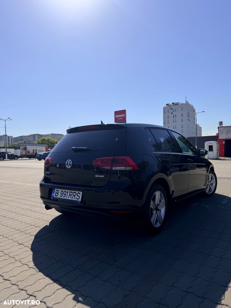Volkswagen Golf - 5