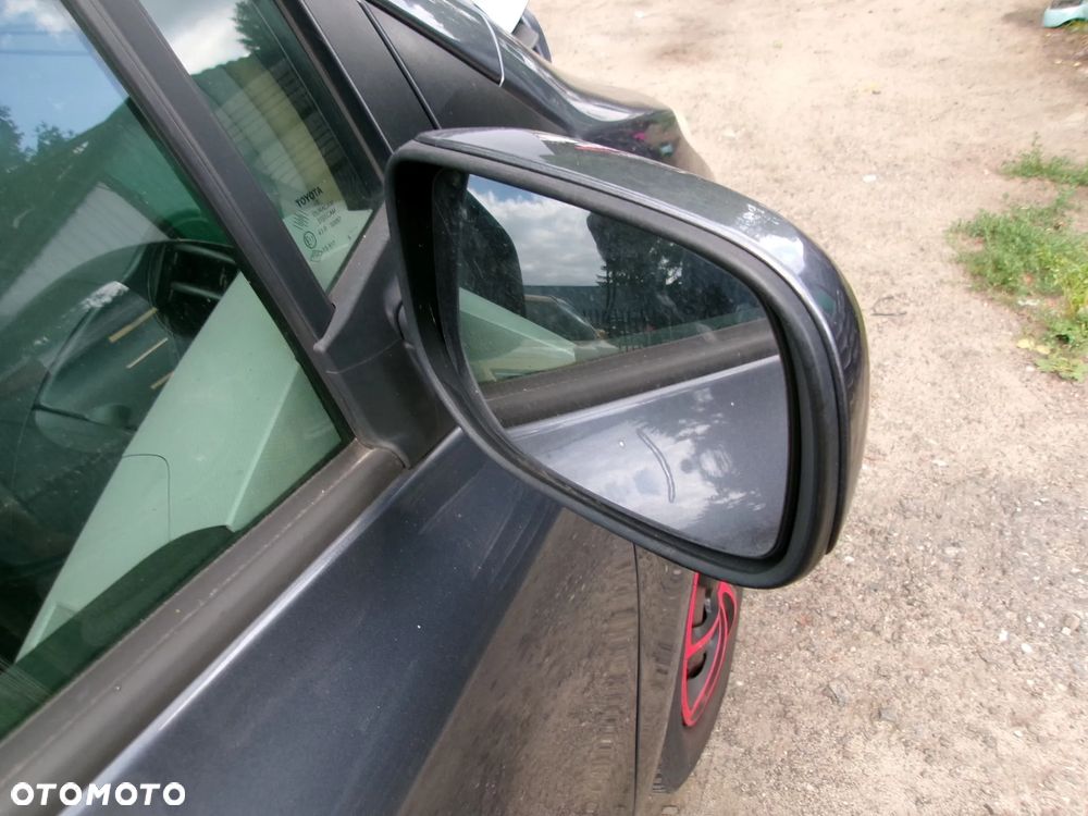 LUSTERKO  PRAWE LEWE  ELEKTR. TOYOTA YARIS II 05-11 8S5 - 3