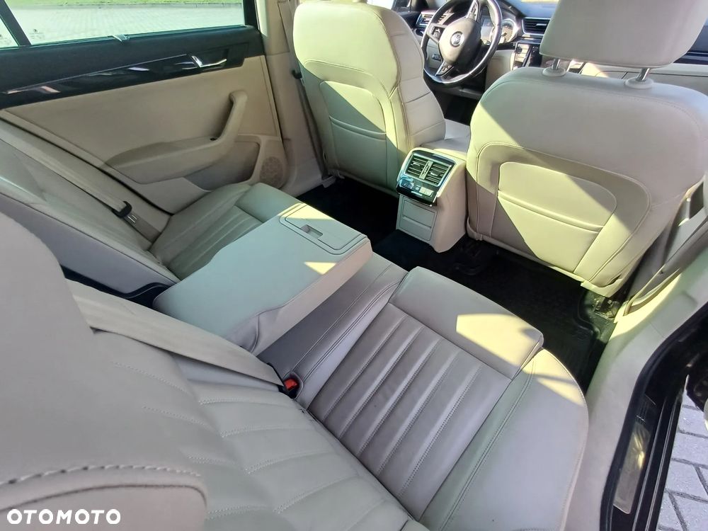 Skoda Superb 2.0 TDI 4x4 L&K DSG - 23