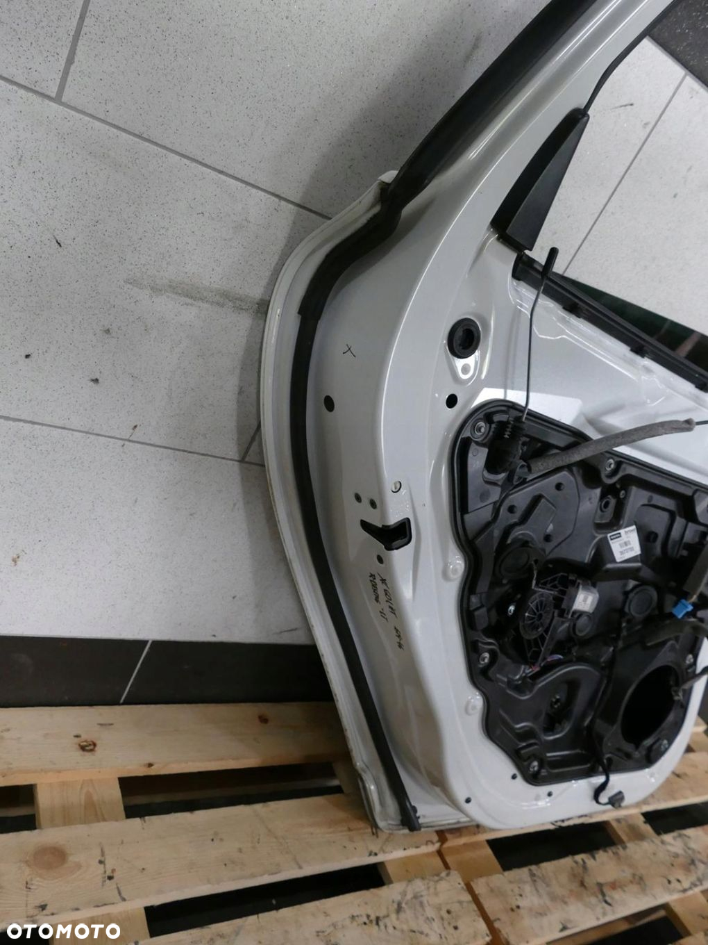 VOLVO XC60 I LIFT R-DESIGN DRZWI LEWY TYŁ LEWE TYLNE 614-46 - 15