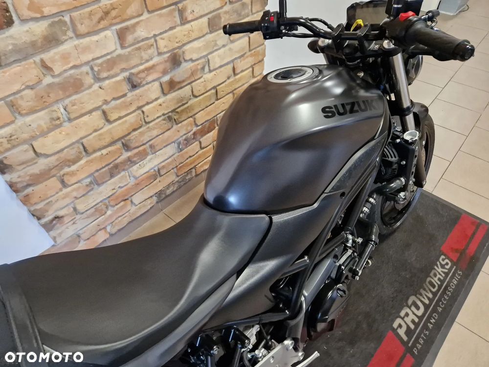 Suzuki SV - 23