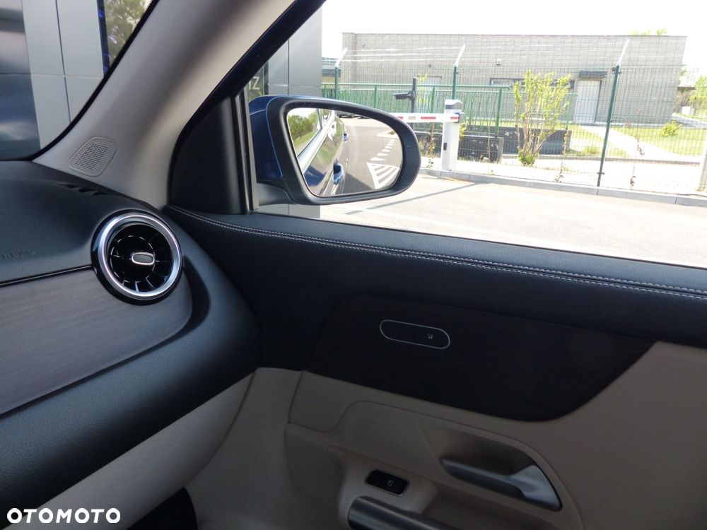 Mercedes-Benz GLA 200 d Progressive 8G-DCT - 21