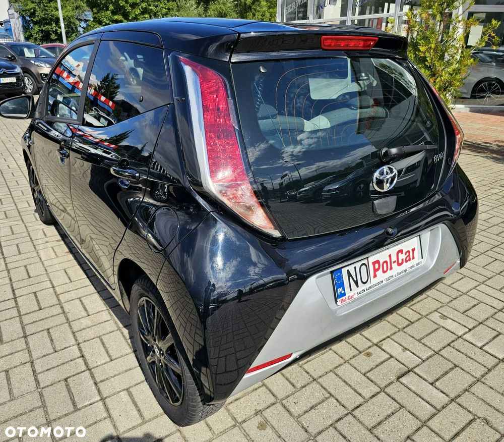 Toyota Aygo x-play touch - 10