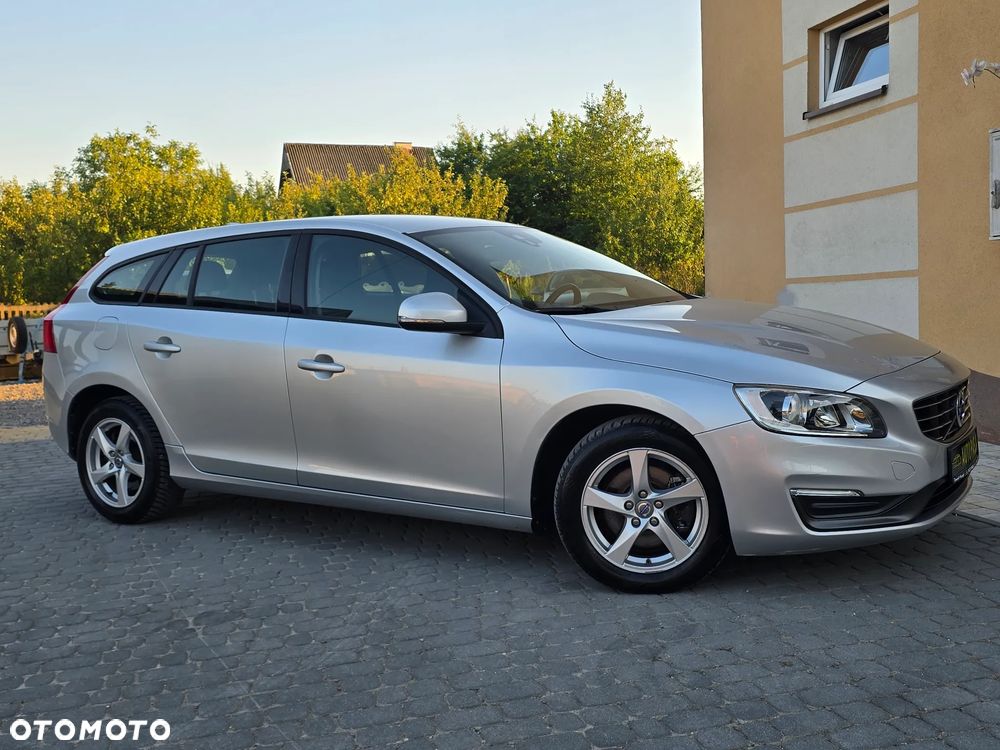 Volvo V60 D4 Momentum - 8