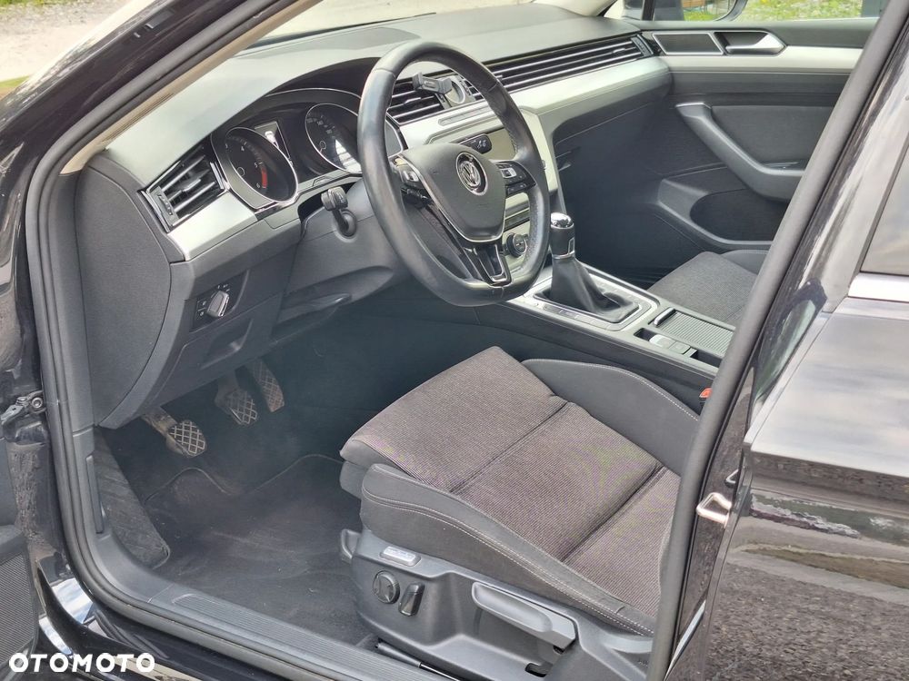 Volkswagen Passat 1.6 TDI BMT Trendline - 14