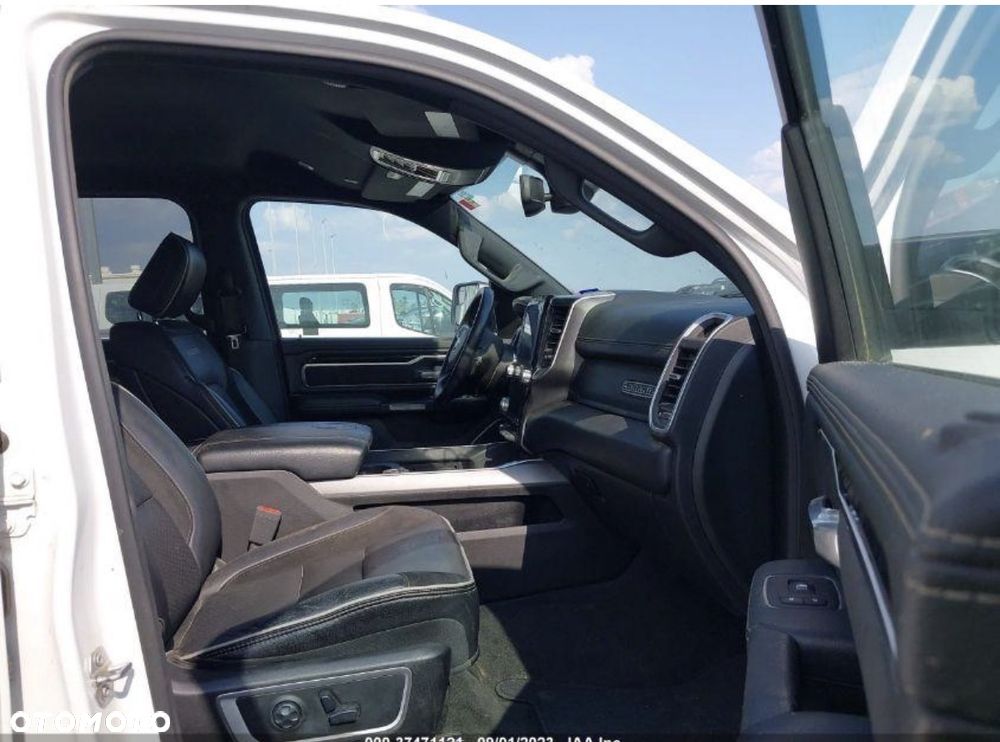 RAM 1500 Crew Cab Shortbed Laramie - 28