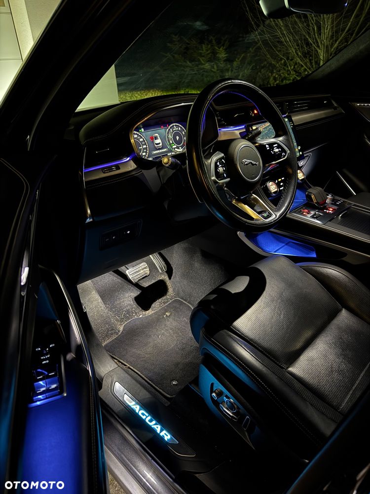 Jaguar F-Pace 2.0 P400e PHEV AWD R-Dynamic HSE - 15