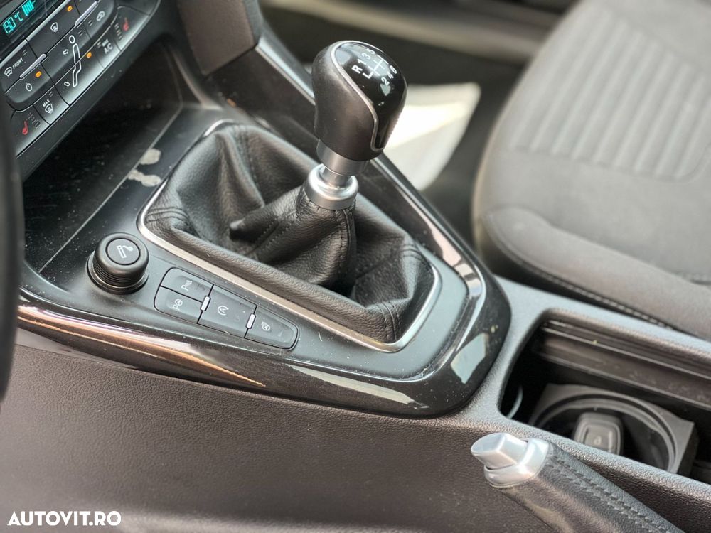 Ford Focus 1.5 EcoBoost Titanium Business - 11