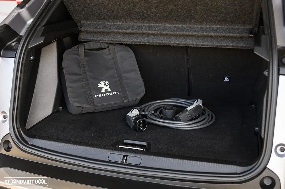 Peugeot e-2008 50 kWh GT Pack - 23