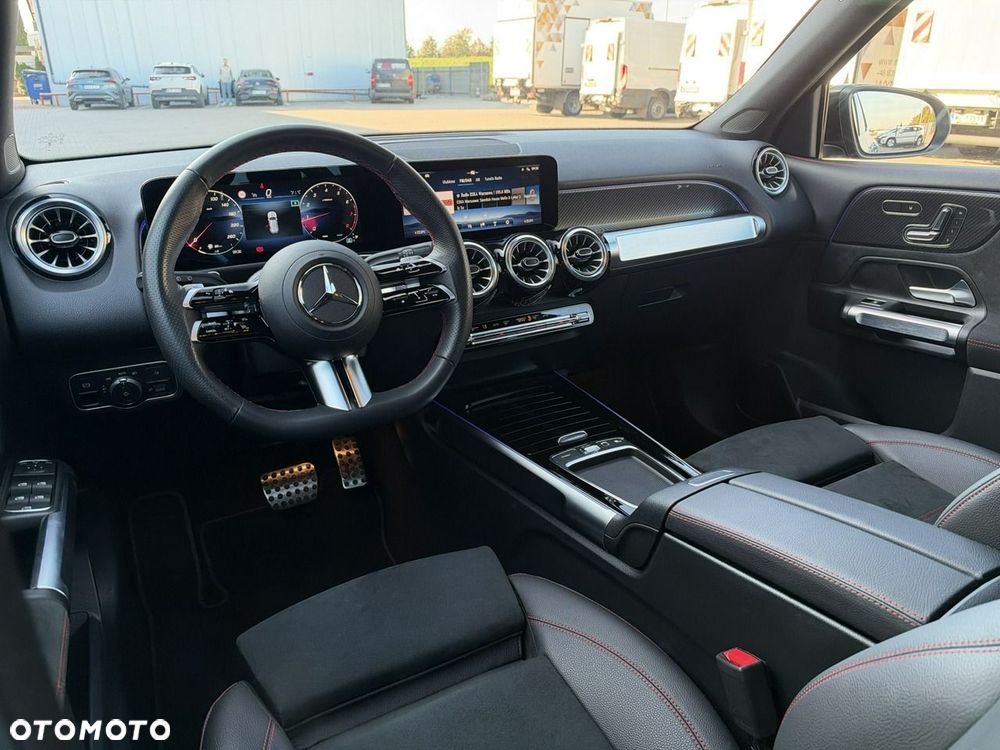 Mercedes-Benz GLB 200 7G-DCT AMG Line - 13