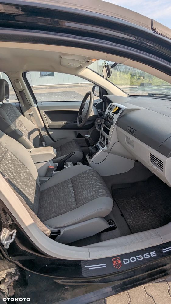 Dodge Caliber - 10