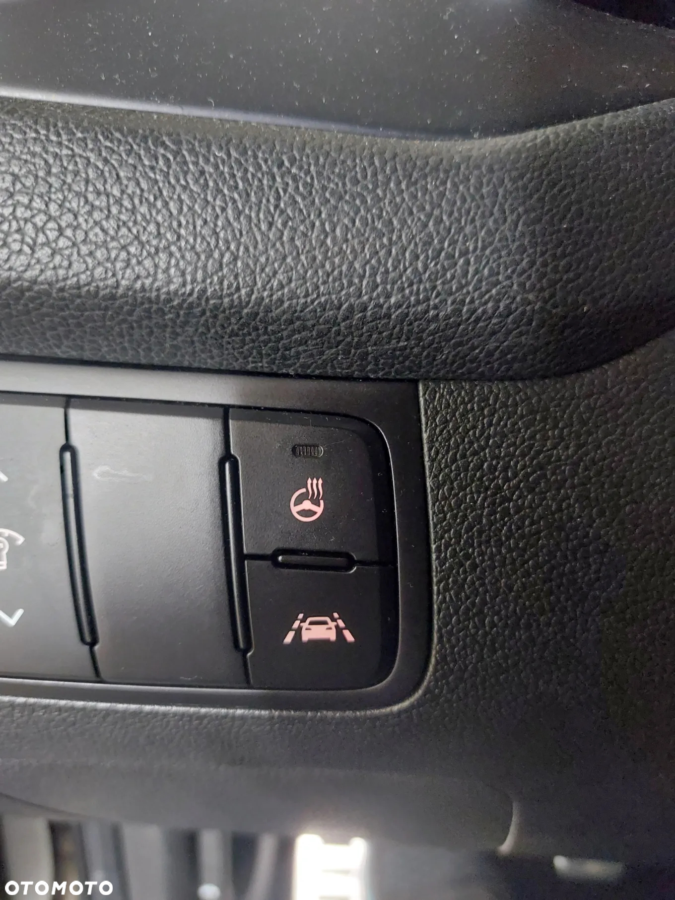 Kia Ceed Cee'd 1.6 T-GDI GT L - 24