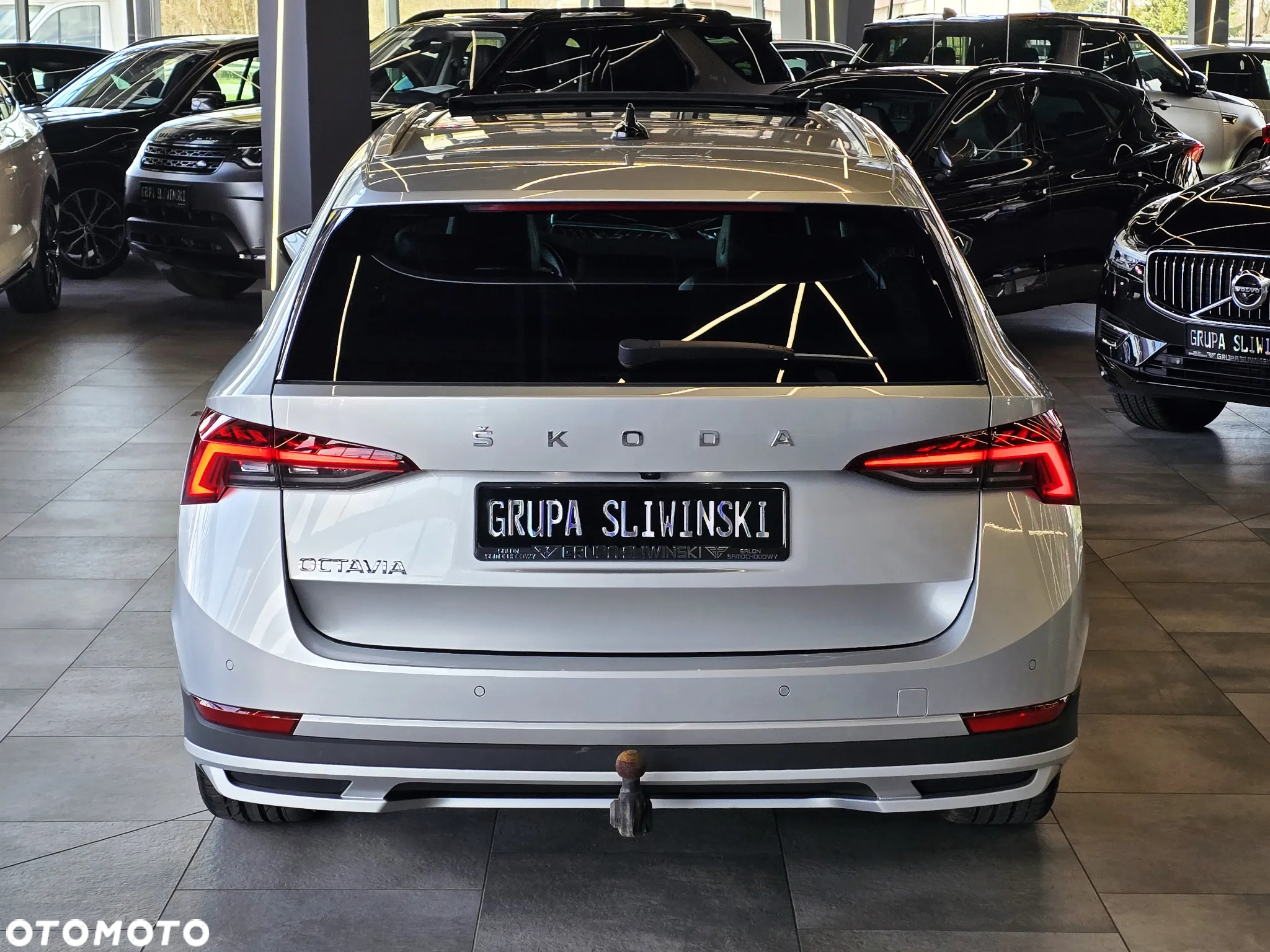 Skoda Octavia Combi 2.0 TDI DSG 4x4 Scout - 8
