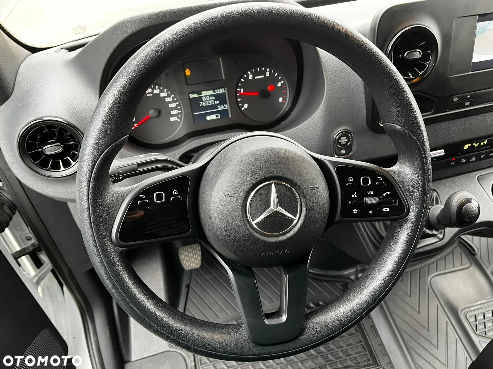 Mercedes-Benz 317 - 11