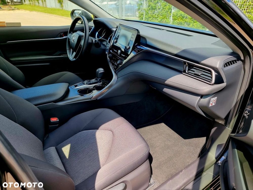 Toyota Camry 2.5 Hybrid Comfort CVT - 18